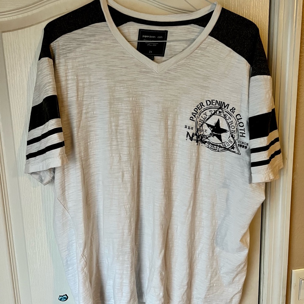 Paper Denim 2XL
White V-neck Tee
